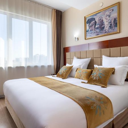 Regardal Hotel Alma-Ata Buitenkant foto
