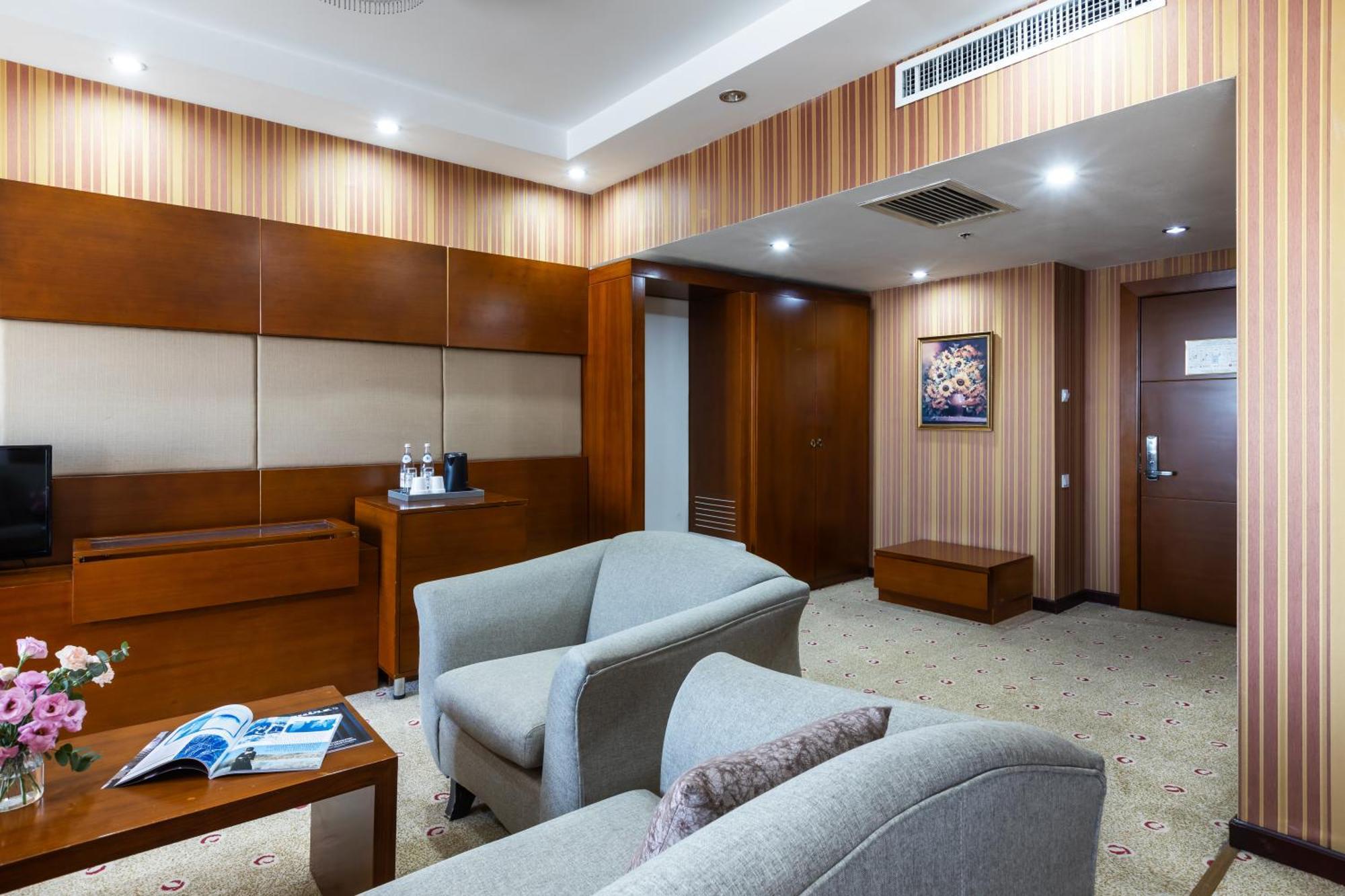 Regardal Hotel Alma-Ata Buitenkant foto