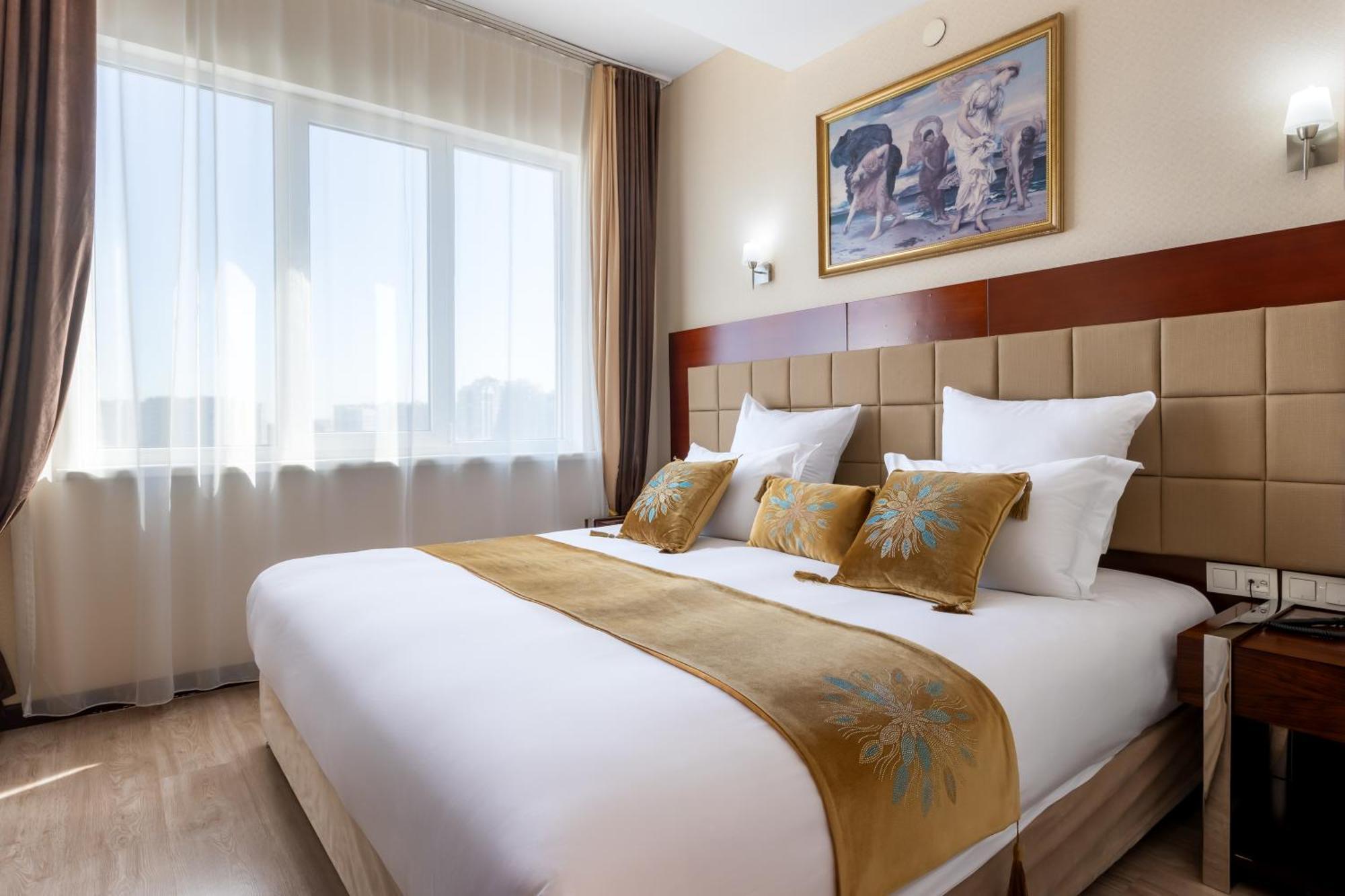 Regardal Hotel Alma-Ata Buitenkant foto