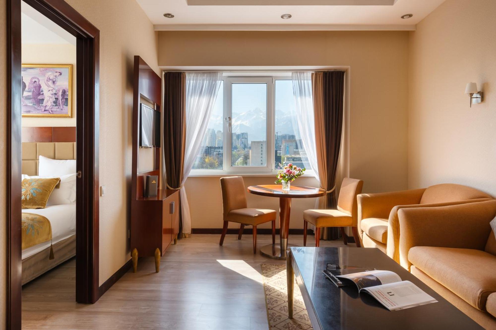 Regardal Hotel Alma-Ata Buitenkant foto
