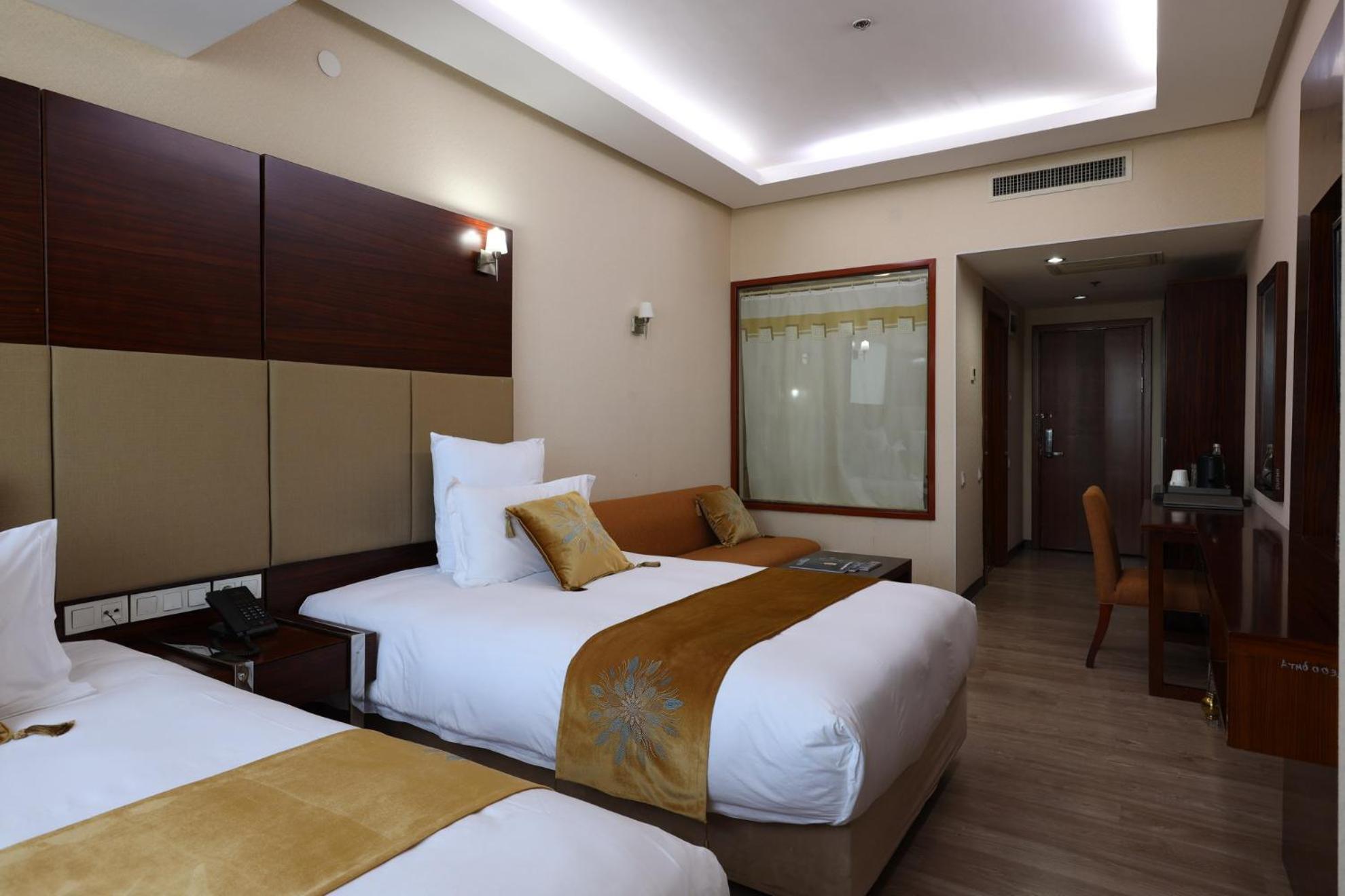 Regardal Hotel Alma-Ata Buitenkant foto